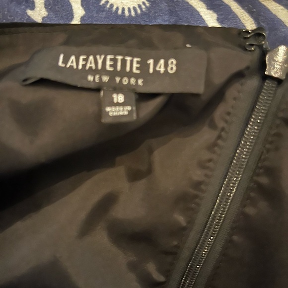 Lafayette 148 Classic Minimalist Marissa Bell-Sleeved Shift Dress - Picture 5 of 5